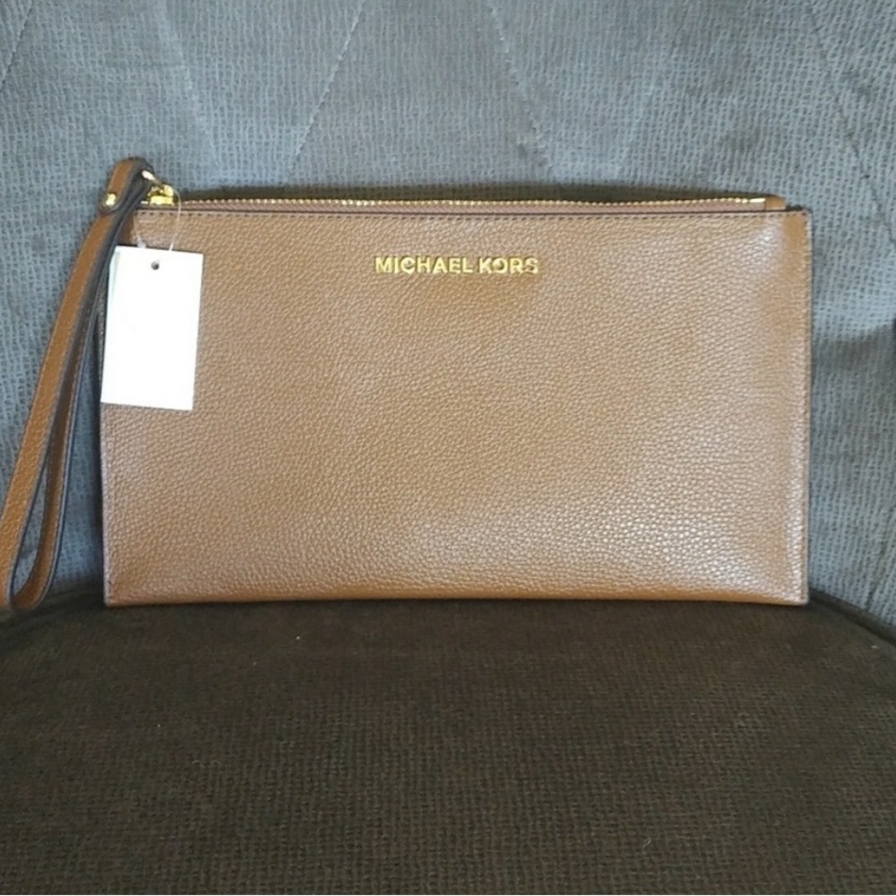 Michael Kors pebbled leather TAN Large Zip Clutch Wristlet NWT